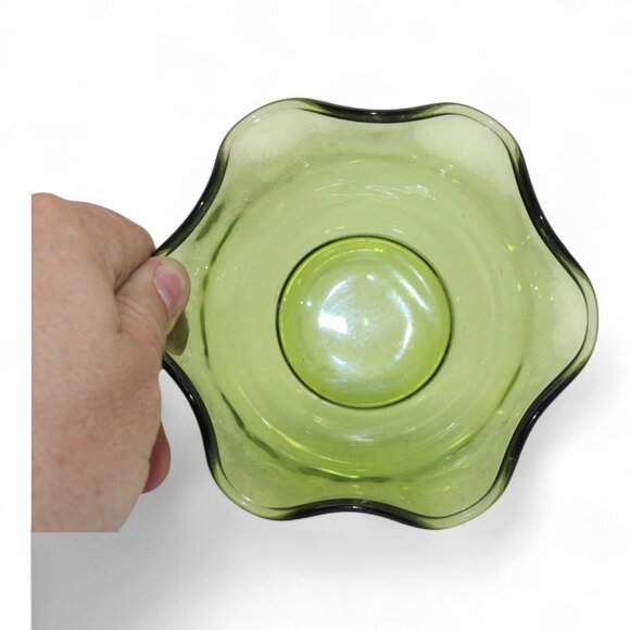 Vintage Indiana Glass Green Scalloped Edge Bowl 5.5" Decorative Tableware - Picture 3 of 3